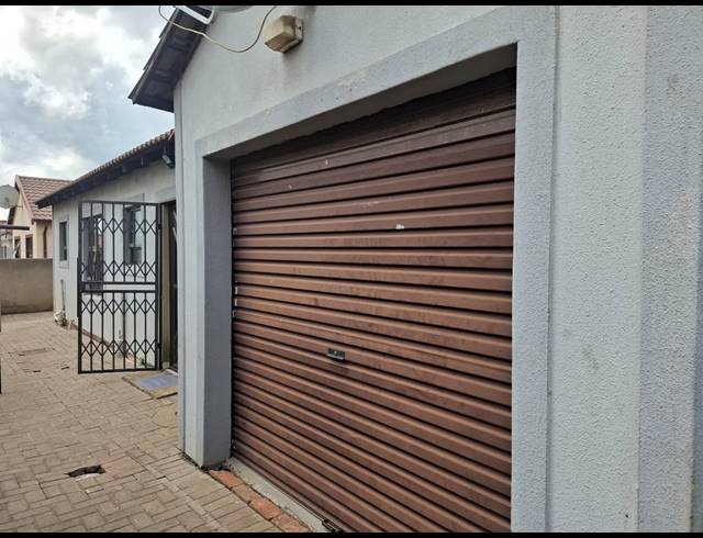 3 BEDROOM HOUSE FOR SALE IN VANDERBIJLPARK CE 4